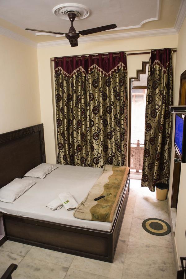Hotel Venus International Нью-Дели Экстерьер фото