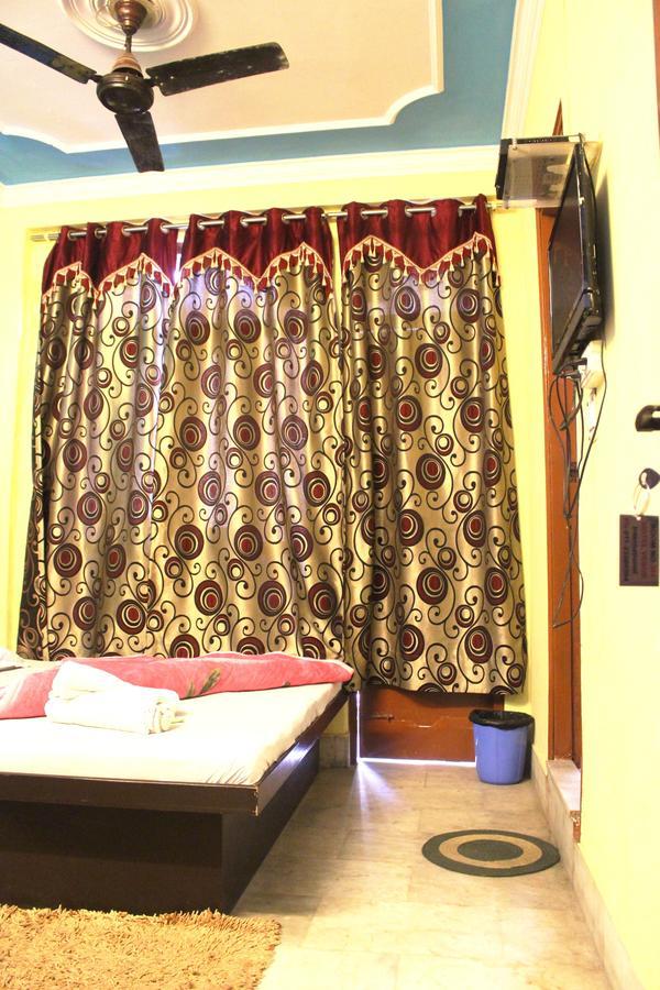 Hotel Venus International Нью-Дели Экстерьер фото