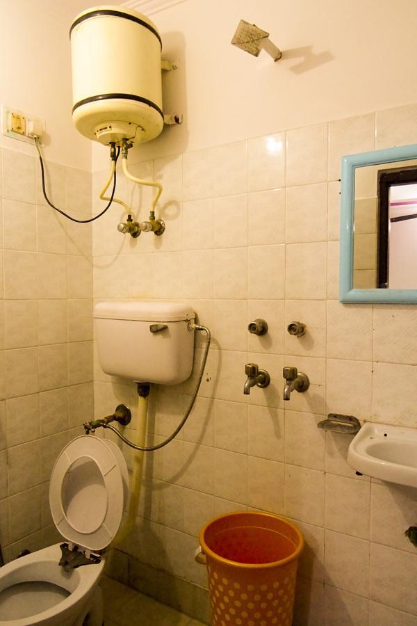 Hotel Venus International Нью-Дели Экстерьер фото